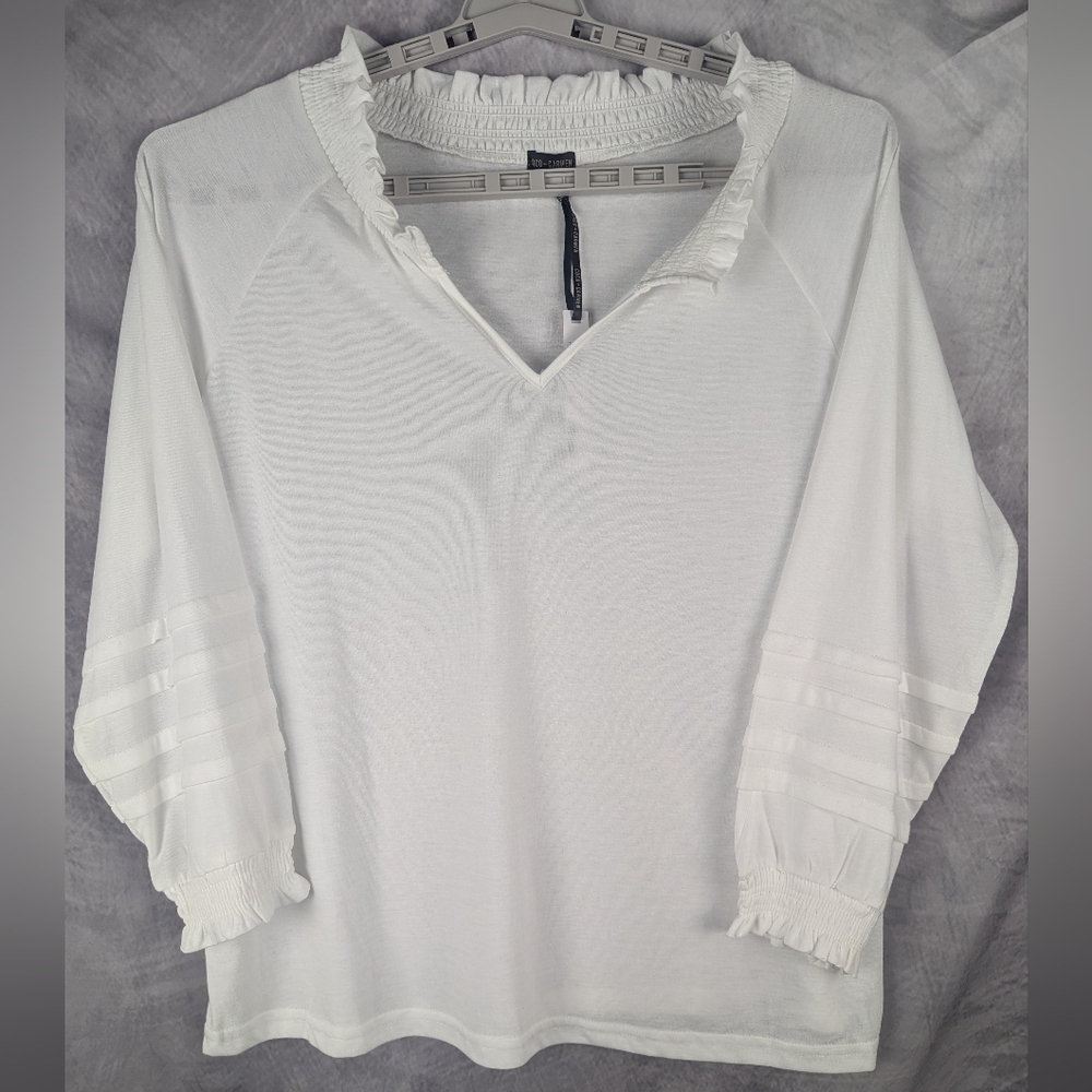 #2 Coco + Carmen Size L/XL White V-Neck Blouse NWT